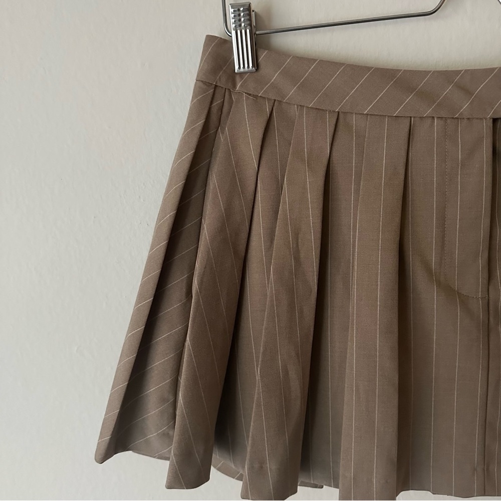 Zara Boxy Mini Micro Pleated Striped Skirt in Tan Bloggers Fave Medium NWT - Picture 5 of 10